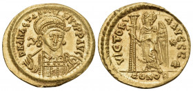 Anastasius I, 491-518. Solidus (Gold, 21 mm, 4.46 g, 6 h), Constantinople, 5th officina (E), 507-518. D N ANASTA-SIVS P P AVG Helmeted and cuirassed b...