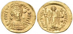 Justin I, 518-527. Solidus (Gold, 20 mm, 3.91 g, 5 h), Constantinople, 2nd officina (B), 522-527. D N IVSTI-NVS PP AVG Helmeted and cuirassed bust of ...