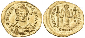 Justin I, 518-527. Solidus (Gold, 20.5 mm, 4.22 g, 5 h), Constantinople, 10th officina (I), 522-527. D N IVSTI-NVS PP AVG Helmeted and cuirassed bust ...