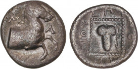 GREEK COINS
1/4 de Estátera. 400-350 a.C. MARONEIA. TRACIA. Anv.: Prótomo de caballo a izquierda. Rev.: Letras dentro de cuadrado. Rama de vid con ra...