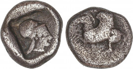 GREEK COINS
Estátera. 500-480 a.C. CORINTO. 8,15 grs. AR. (Plata porosa). Se-1867. MBC-.