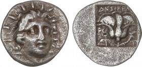 GREEK COINS
Hemiracma. 167-88 a.C. RODAS. ISLAS DE CARIA. Anv.: Cabeza radiada de Helios a derecha. Rev.: Rosa en cuadrado incuso, leyenda y símbolos...