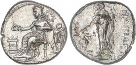 GREEK COINS
Estátera. 374-356 a.C. NAGIDOS. CILICIA. Anv.: Afrodita entronizada a izquierda delante un altar, detrás Eros sosteniendo una rama. Rev.:...