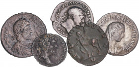 ROMAN COINS: ROMAN EMPIRE
Lote 5 monedas Denario (3) y 2 monedas AE. AE y AR. A EXAMINAR. BC a MBC.