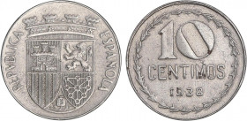 PESETA SYSTEM: II REPUBLIC
10 Céntimos. 1938. Fe. (Leves manchitas, normales en esta pieza). RARA. AC-9. SC-.