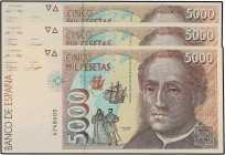 SPANISH BANK NOTES: JUAN CARLOS I
Lote 3 billetes 5.000 Pesetas. 12 Octubre 1992. Colón. Sin Serie. Una pareja correlativa. Ed-484. SC.