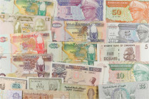 WORLD BANK NOTES
Lote 77 billetes. DIFERENTES PAÍSES DE ÁFRICA. La mayoría diferentes. IMPRESCINDIBLE EXAMINAR. BC+ a SC.