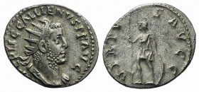 Gallienus (253-268). Antoninianus (21.5mm, 3.44g, 6h). Rome. Radiate and cuirassed bust r. R/ Virtus standing l., holding spear and resting on shield....