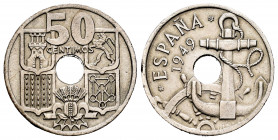 Estado Español (1936-1975). 50 centimos. 1949*19-51. Madrid. (Cal-21). 3,88 g. Inverted arrows. XF. Est...18,00. 


 SPANISH DESCRIPTION: Estado Es...