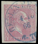 Markenausgaben
Preussen
1858, 1 Silbergroschen gegitterter Grund, rosa, Kabinettstück mit blauem K2 „BERLIN 4 10 66“. Dekorative und seltene, sehr s...