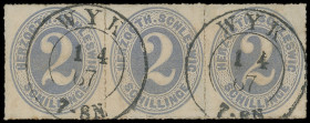Markenausgaben
Schleswig-Holstein
1865, 2 Schilling HERZOGTH. SCHLESWIG, farbtypischer waagerechter Kabinett-Dreierstreifen, mit sehr sauber, gerade...