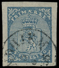 Norwegen (Norge, Noreg)
Europa
1855, 4 Skilling Landeswappen blau mit Plattenfehler "Gespaltene Tatze des linken Fußes", allseits breitrandiges Kabi...