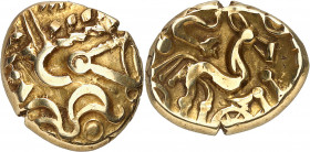 Suessions (fin du IIe siècle av. J.-C. jusqu’à la Guerre des Gaules). Statère d'or à l'œil c.65-35 av. J.-C.
Av. Profil stylisé à droite : l'œil est ...