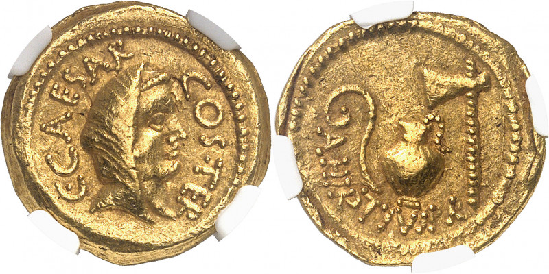 Jules César (60-44 av. J.-C.). Aureus 46 av. J.-C., Rome.
Av. C. CAESAR COS. TE...