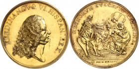 Ferdinand VI (1746-1759). Médaille d’or de proclamation par C. Casanova 1746, Madrid.
Av. FERDINANDVS VI HISPANm. REX. Buste à droite de Ferdinand VI...