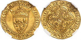 Charles VI (1380-1422). Écu d’or à la couronne, 1ère émission ND (1385).
Av. + KAROLVS: DEI: GRACIA: FRANCORVM: REX, ponctuation par deux sautoirs su...
