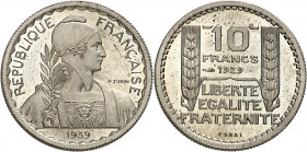 IIIe République (1870-1940). Essai de 10 francs Turin hybride de poids 4 g 1939, Paris.
Av. REPUBLIQUE FRANÇAISE. Buste de la République de face, têt...