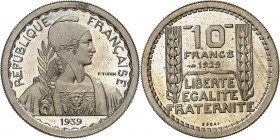 IIIe République (1870-1940). Essai de 10 francs Turin hybride de poids 7,5 g 1939, Paris.
Av. REPUBLIQUE FRANÇAISE. Buste de la République de face, t...