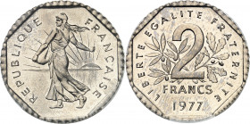 Ve République (1958 à nos jours). Pré-série de 2 francs Semeuse, de poids 7,5 g 1977, Pessac.
Av. REPUBLIQUE FRANÇAISE. La Semeuse à gauche, avec le ...