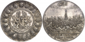 Strasbourg (ville de). Médaille des corporations de la ville de Strasbourg ND (c.1678), Strasbourg.
Av. ARGENTINA TRIBVS QVARVM HIC INSIGNIA CERNIS H...