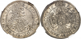 Léopold Ier (1657-1705). Demi-thaler 1699, KB, Kremnitz.
Av. LEOPOLD. D. G. R. I. S. AV. G. HV. B. REX. Buste cuirassé et lauré à droite. Rv. ARCHID....