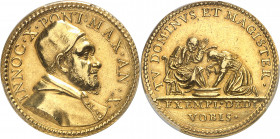 Vatican, Innocent X (1644-1655). Médaille d’Or, le lavement de pieds An X (1654), Rome.
Av. INNOC. X. PONT. MAX. AN. (date). Buste à droite, signatur...