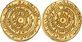 Fatimides, Al-Mustansir Billah (1036-1094). Dinar AH 451 (1059), Sur (Tyr).
Av. Triple légende circulaire. Point central. Rv. Triple légende circulai...