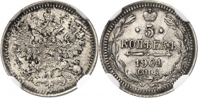Nicolas II (1894-1917). 5 kopecks 1901, Saint-Pétersbourg.
Av. Aigle bicéphale éployée et couronnée. Rv. Dans une couronne : (valeur) date) et (ateli...