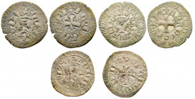 Charles V 1364-1380
Lot de trois Blancs au K, avril 1365, AG
Avers : Dans le champ, K couronné, accosté de deux lis. Bordure de douze lis. 
Revers : C...
