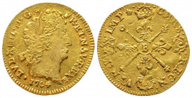 Louis XIV 1643-1715
Louis d'or aux insignes, fausse réformation, Rouen, 1704 B, AU 6.66 g.
Ref : G. 254 (R), Fr. 439
Conservation : TTB+