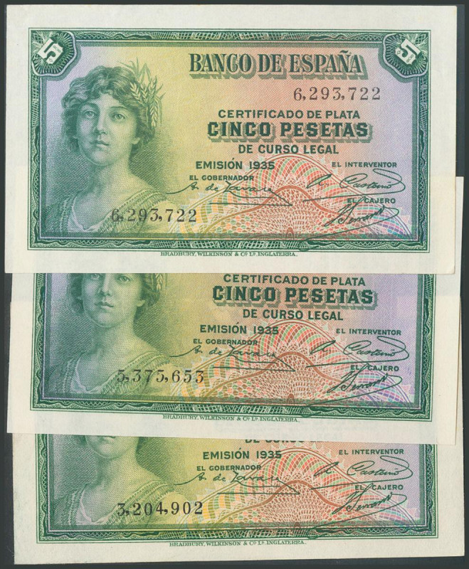 Conjunto de 3 billetes de 5 Pesetas emitidos en 1935, sin serie. (Edifil 2017: 3...
