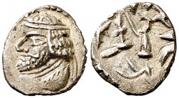 Reino de Persis. (s. I a.C.). Oxathres. Óbolo. (S. falta) (BMC. XXVIII, 11 sim). 0,63 g. MBC+.