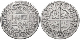 1758. Fernando VI. Sevilla. JV. 2 reales. (AC. 344). Raya en anverso. 5,42 g. (MBC-).