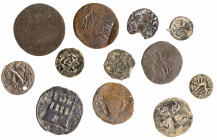 Lote de 12 piezas medievales-modernas a clasificar, una en plata. Imprescindible examinar. BC-/MBC-.