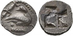 MACEDON. Eion (?). Circa 470-460 BC. Diobol (Silver, 11 mm, 1.04 g). Goose standing right, head to left, on decorated base; above, lizard left; Θ (or ...