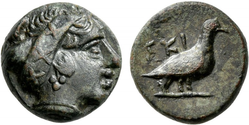 MACEDON. Skione. Circa 400-350 BC. Chalkous (Bronze, 10 mm, 1.67 g, 12 h). Femal...