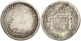 1793. Carlos IV. Santiago. DA. 1/2 real. (AC. 334). Rara, sólo hemos tenido dos ejemplares. 1,49 g. BC-/BC.