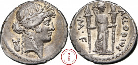 Claudia, P.Claudius, Denier, - 42 avant J.-C., Rome, Av. Tête laurée d'Apollon à droite, une lyre derrière la tête, Rv. Diane debout à droite, avec ar...