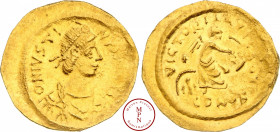 Justin II (565-578), Semissis, Constantinople, Av. DN IVSTINVS PP AVG, Buste diadémé, drapé et cuirassé à droite, Rv. La Victoire assise à droite, écr...