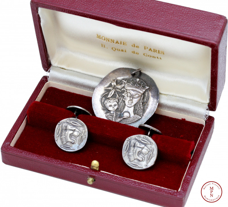 Monnaie de Paris, Lot de bijoux en argent : paire de boutons de manchettes repre...