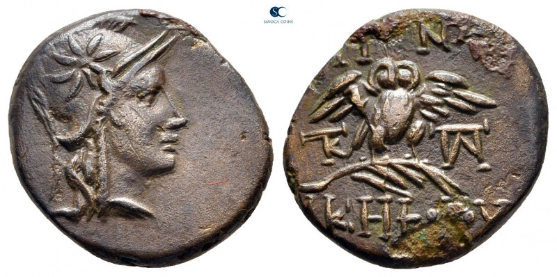 Mysia. Pergamon circa 200-133 BC. 
Bronze Æ

17 mm, 2,89 g



very fine