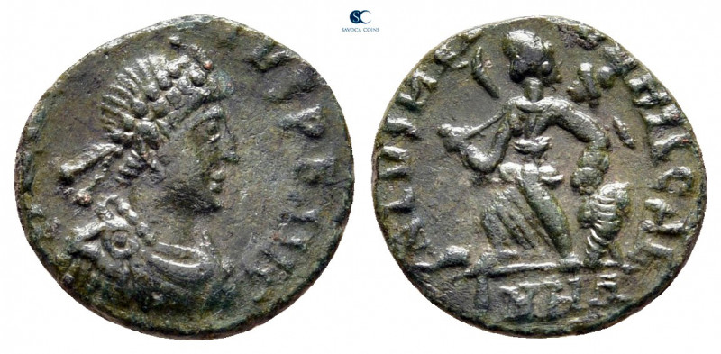 Arcadius AD 383-408. Heraclea
Nummus Æ

12 mm, 0,92 g



very fine