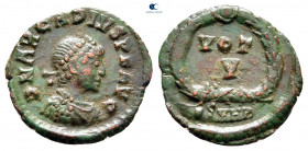 Arcadius AD 383-408. Heraclea. Nummus Æ