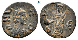 Leo I with Verina AD 457-474. Constantinople. Halbcentenionalis Æ