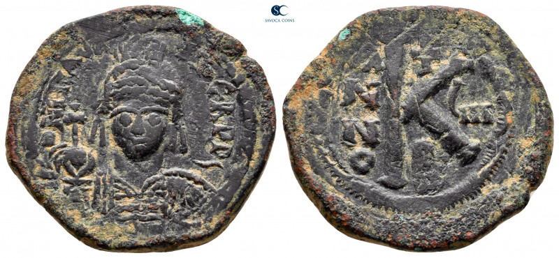 Maurice Tiberius AD 582-602. Constantinople
Half Follis or 20 Nummi Æ

27 mm,...