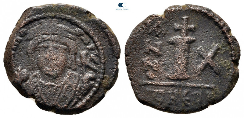 Maurice Tiberius AD 582-602. Theoupolis (Antioch)
Decanummium Æ

17 mm, 2,85 ...