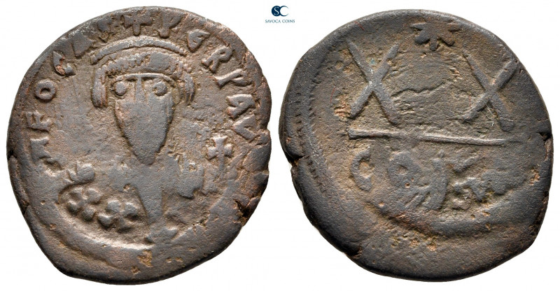 Phocas AD 602-610. Constantinople
Half Follis or 20 Nummi Æ

25 mm, 5,65 g
...