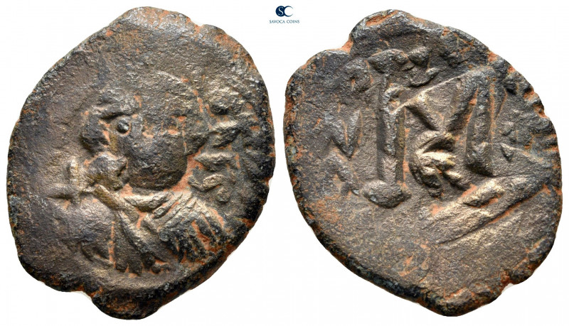 Constans II AD 641-668. Constantinople
Follis or 40 Nummi Æ

25 mm, 5,38 g
...