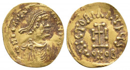 Byzantine 
Constantine IV Pogonatus AV Tremissis. Constantinople, AD 668-685. ∂ N CONSƮANƮINЧS P P AV, diademed, draped and cuirassed bust right / VIC...