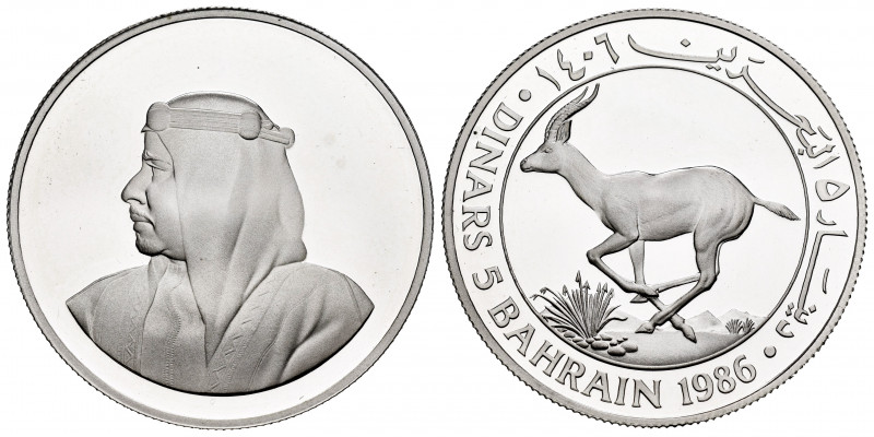 Bahrain. 5 dinars. 1406 H (1986). (Km-13). Ag. 19,51 g. PR. Est...25,00. 


 ...
